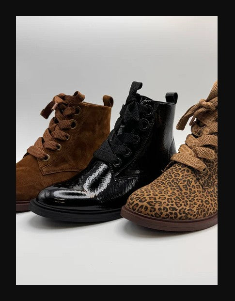 boots-fugitive-feutre-verni-noir-e-mocassi-les-ssables-d-olonne