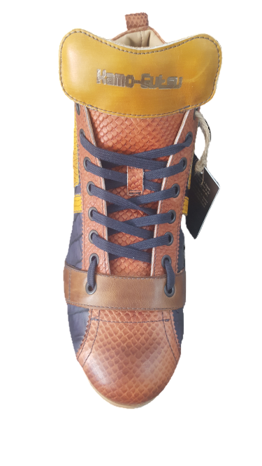 basket-kamo-gutsu-tifo-130-bleu-orange-jaune-mocassi-le-sables-karston-niort-removebg-preview