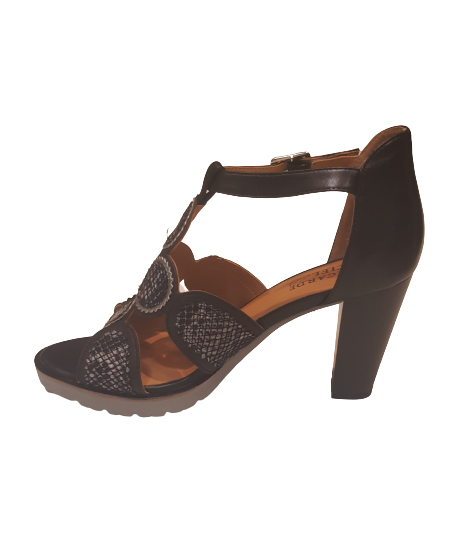 nu-pieds-regarde-le-ciel-sylvie-73-noir-c-mocassi-les-sables-d-olonne-removebg-preview.png-removebg-preview.png