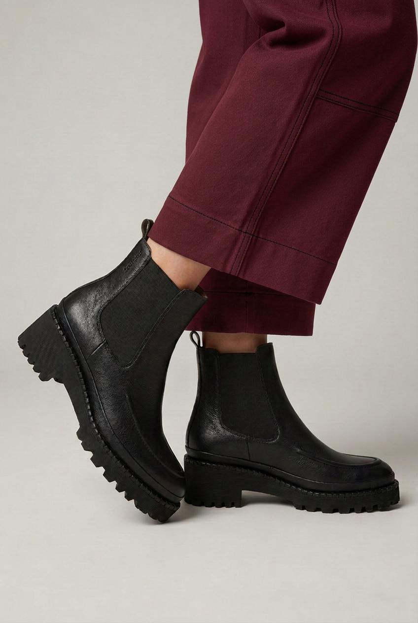 BOOTS_FUGITIVE_BOGOTA_noir_mocassi vue en situation