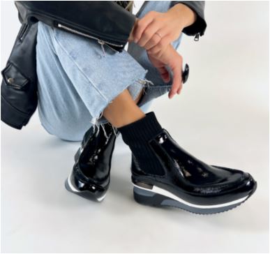 basket-montante-mamzelle-veris-verni-noir-femme-c-mocassi-les-sables-d-olonne