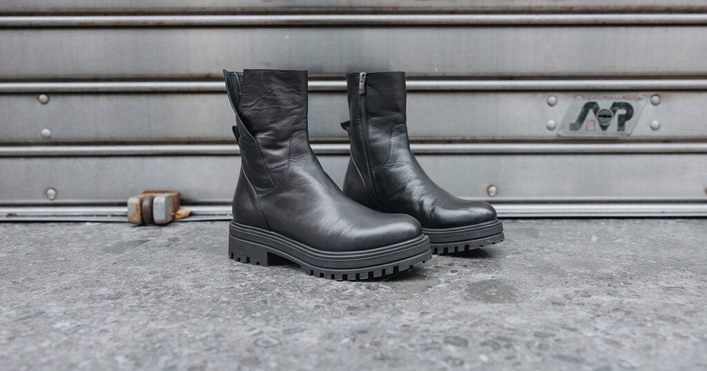 boots-coco-abricot-MEZANGERS-noir-e-mocassi-les-sables-d-olonne