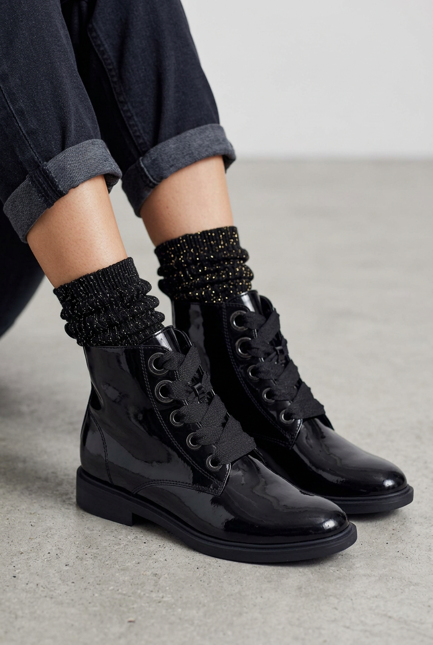 boots-fugitive-feutre-verni-noir-mocassi-chausseur vue en situation