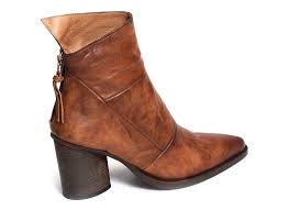 bottine-little-la-suite-23528-camel-c-mocassi-karston