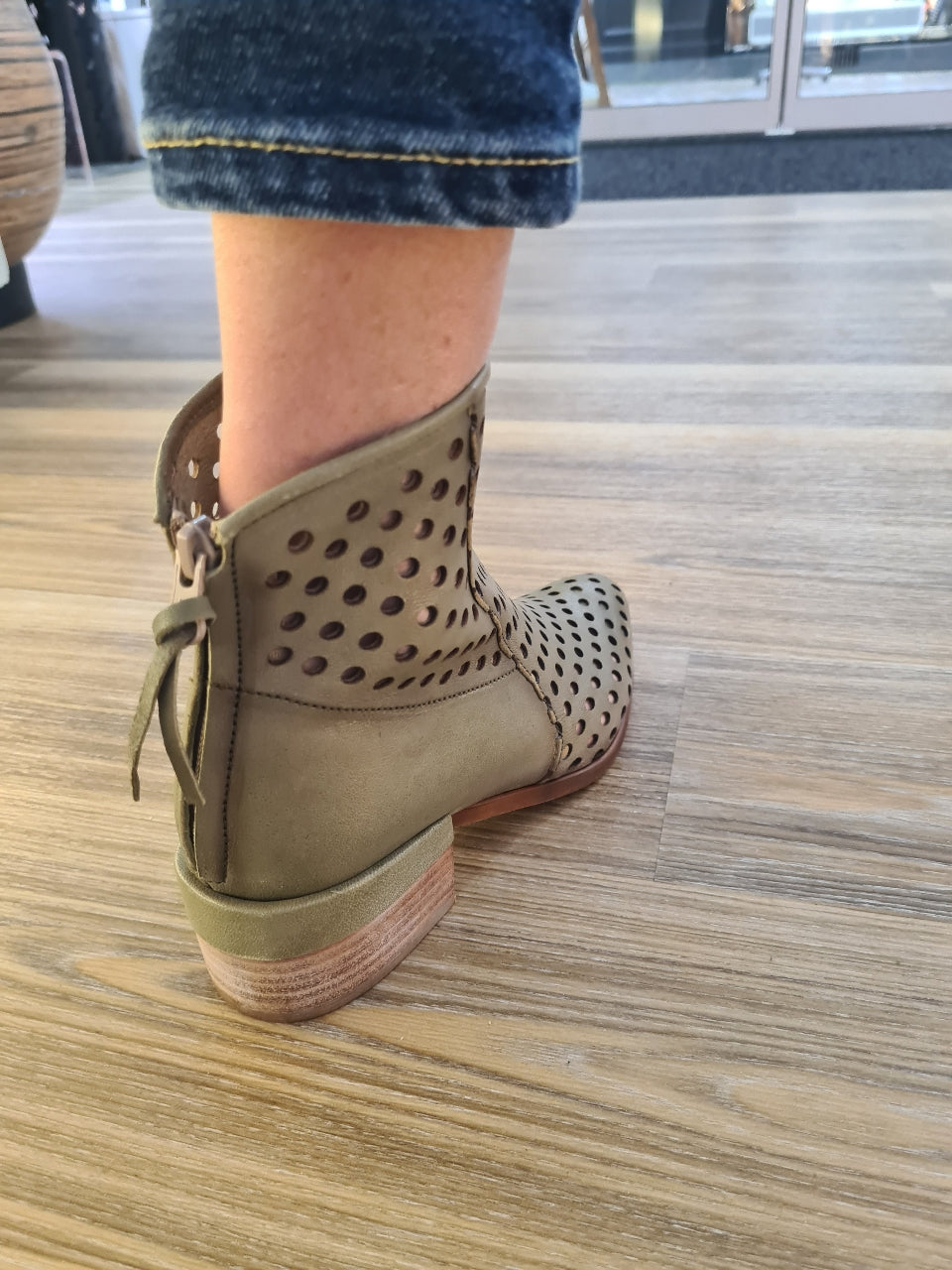 bottine-little-la-suite-24128-2-karston-niort-mocassi-les-sables-d-olonne