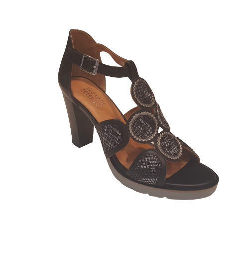 nu-pieds-regarde-le-ciel-sylvie-73-noir-a-mocassi-les-sables-d-olonne-removebg-preview.png-removebg-preview.png